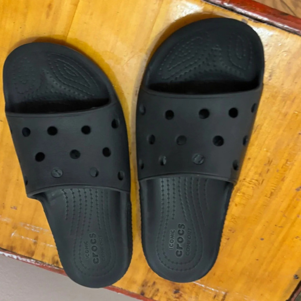 Black crocks J2